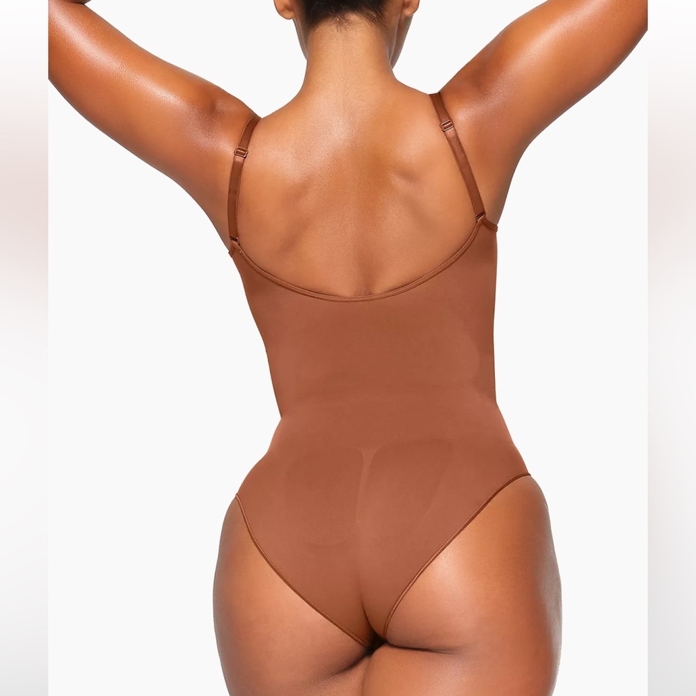🧡NEW SKIMS SEAMLESS SCULPT BRIEF BODYSUIT IN BRONZE M L - Picture 2 of 6